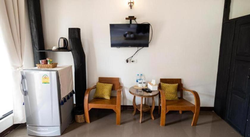 Croissant Hotel And Cafe Чианг Рай Екстериор снимка